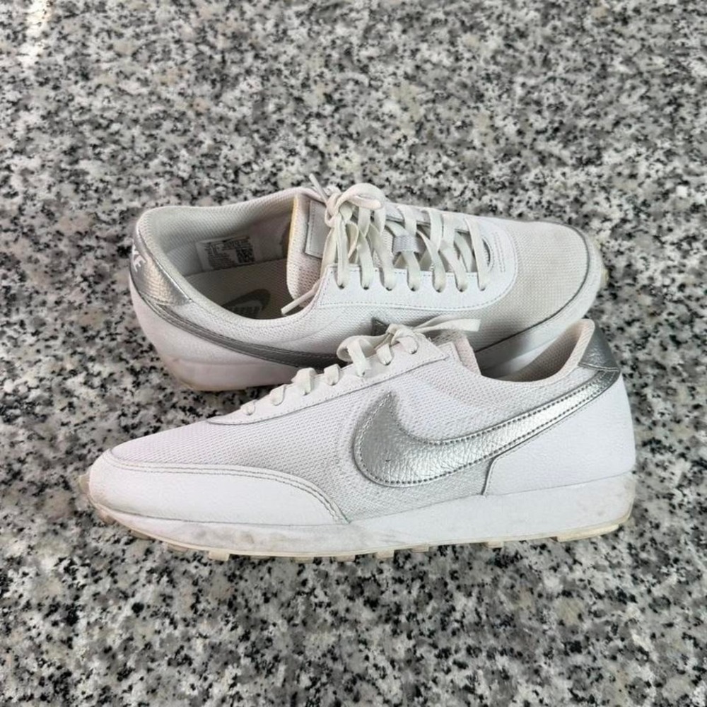 Nike Women's DayBreak White Silver Sneaker Shoe W9 DC9213